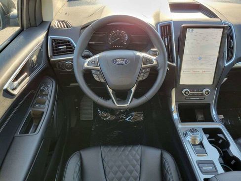 New 2024 Ford Edge Titanium w/ Equipment Group 301A image 19
