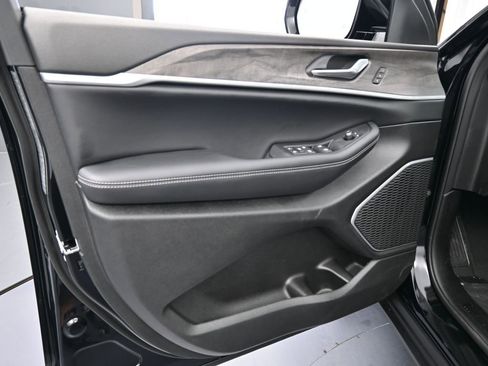 New 2026 Jeep Grand Cherokee Limited w/ Limited Altitude Package RWD image 16
