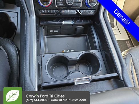 Used 2024 GMC Yukon XL Denali AWD/4WD image 23
