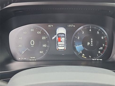 Used 2020 Volvo XC40 T5 Momentum w/ Protection Package Premier image 31