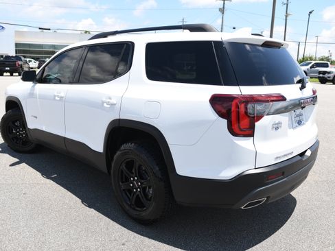 Used 2022 GMC Acadia AT4 w/ Technology Package AWD/4WD image 7