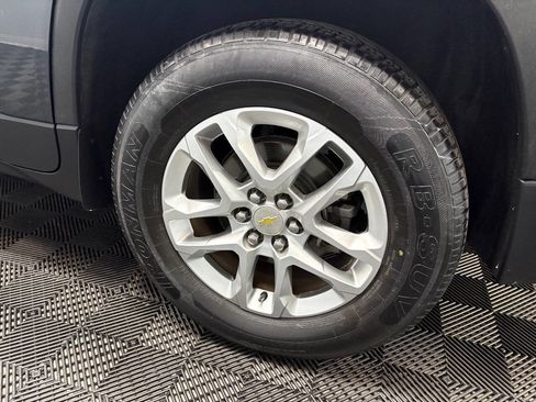 Used 2019 Chevrolet Traverse LT image 13
