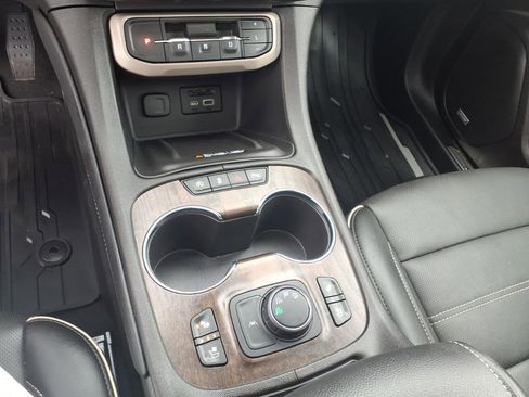 Used 2023 GMC Acadia Denali w/ Denali Ultimate Package AWD/4WD image 16