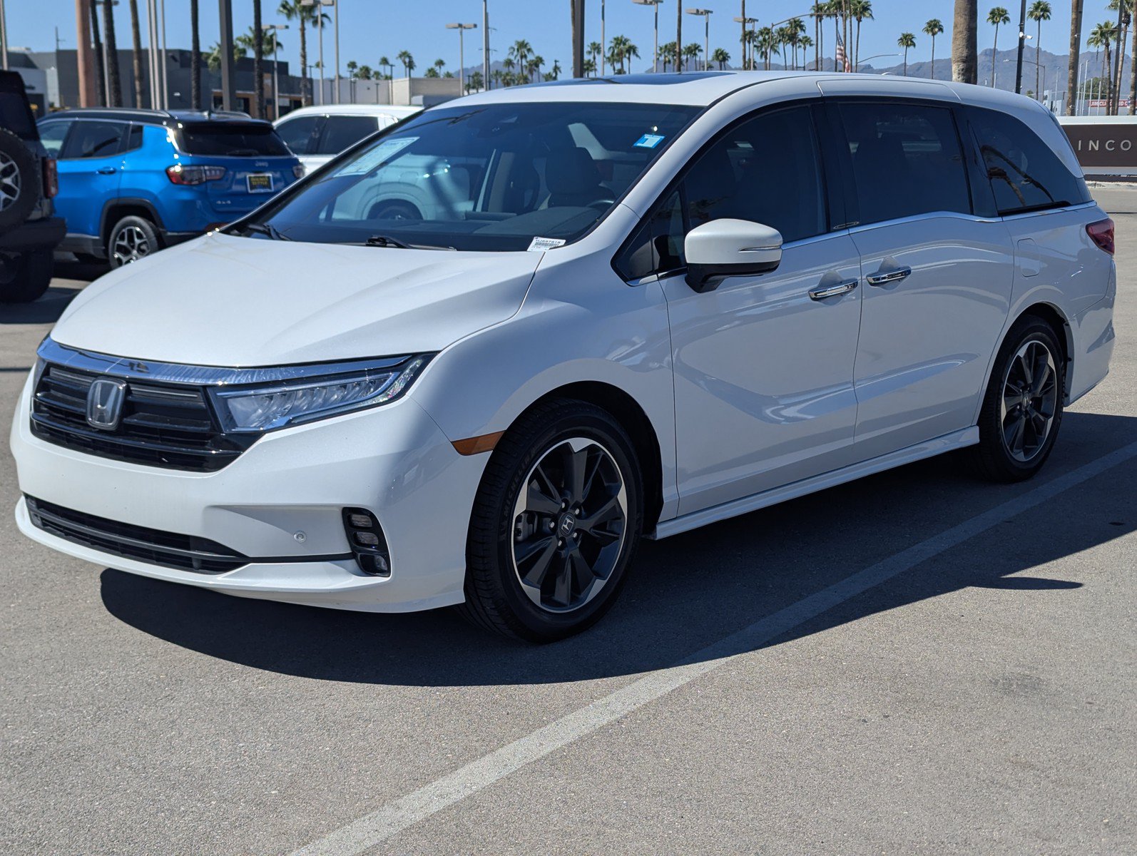 Used 2023 Honda Odyssey Elite image 5