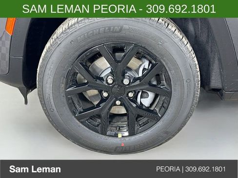 New 2026 Jeep Grand Cherokee Altitude image 29