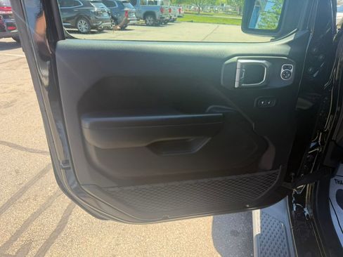 Used 2020 Jeep Gladiator Sport w/ Quick Order Package 24S AWD/4WD image 12