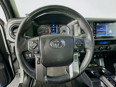 Certified 2022 Toyota Tacoma TRD Sport image 11