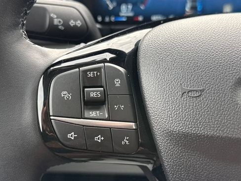 Certified 2025 Ford Escape Platinum w/ Premium Technology Package image 19