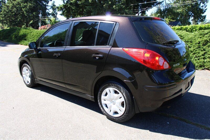 Used 2011 Nissan Versa 1.8 S w/ Plus Pkg FWD image 4