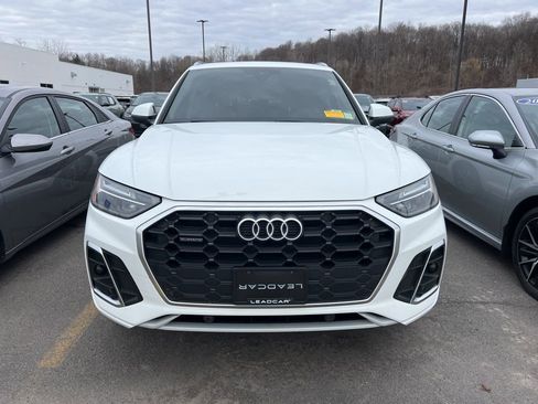 Used 2022 Audi Q5 2.0T Premium w/ Convenience Package image 2