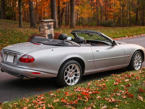Used 2001 Jaguar XK8 Convertible image 8