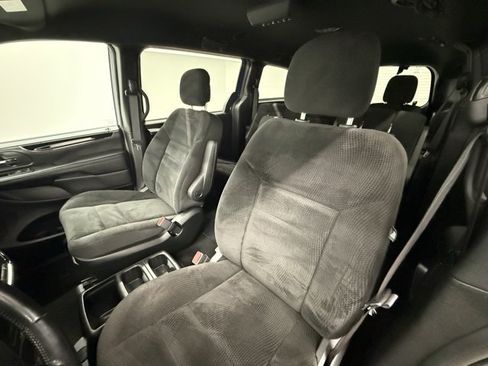 Used 2020 Dodge Grand Caravan SE image 14