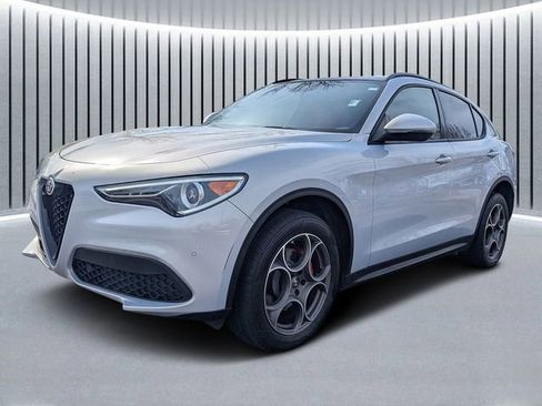 Used 2023 Alfa Romeo Stelvio Sprint image 8