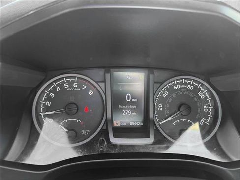 Certified 2019 Toyota Tacoma TRD Off-Road AWD/4WD image 13