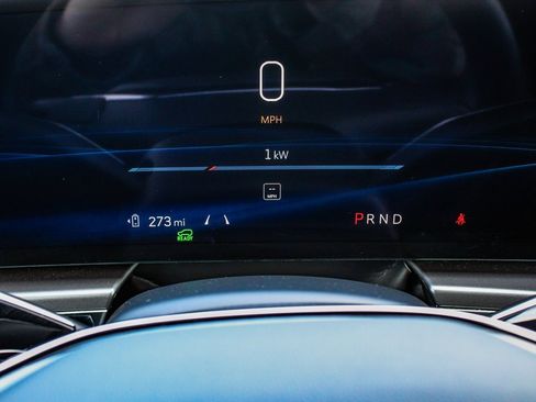 Used 2024 Cadillac Lyriq Tech image 17