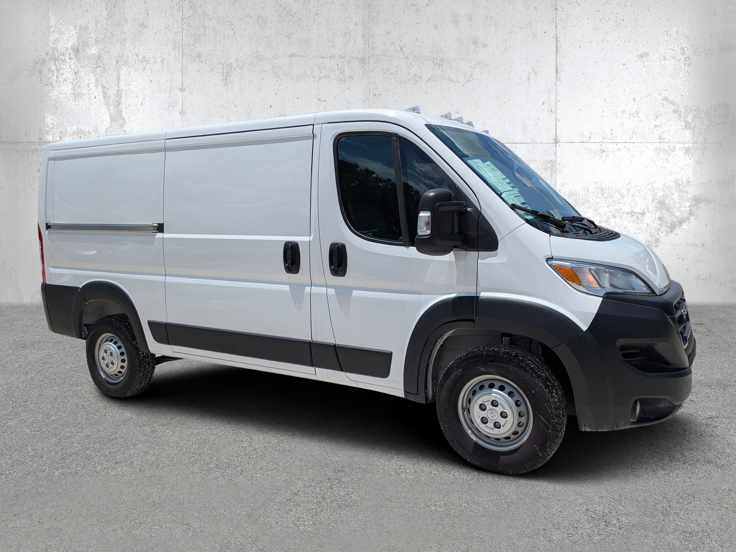 Used 2025 RAM ProMaster 2500 w/ Convenience Group FWD image 1