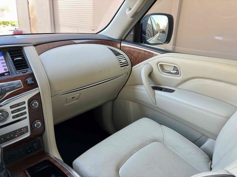 Used 2018 INFINITI QX80 4WD w/ Driver Assistance Package image 18