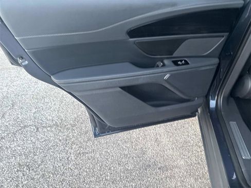 Used 2024 Lincoln Nautilus Premier w/ Jet Appearance Package image 11