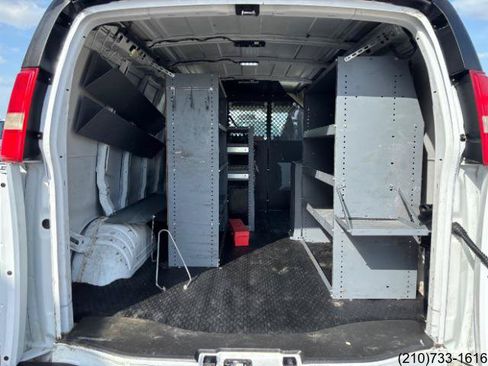 Used 2016 Chevrolet Express 2500 RWD image 22
