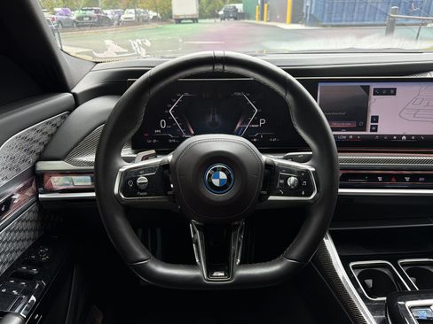Used 2023 BMW i7 xDrive60 AWD/4WD image 16