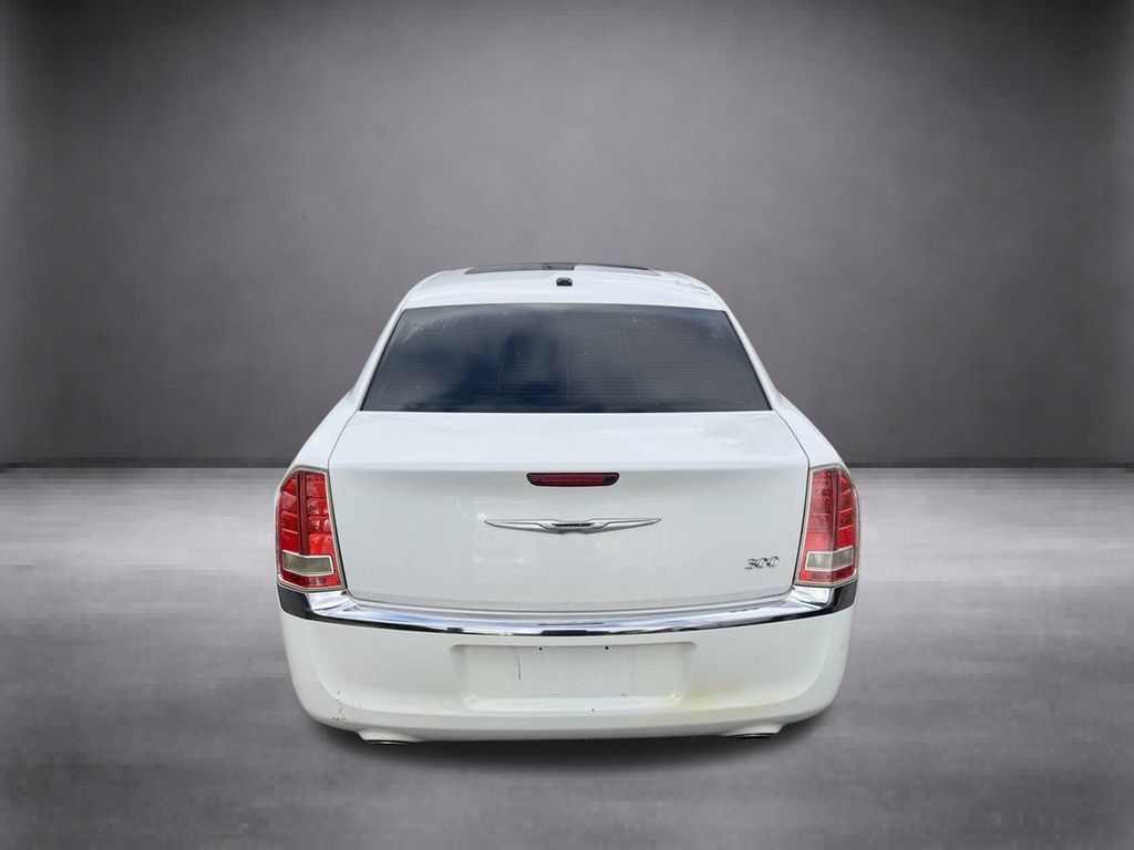 Used 2013 Chrysler 300 RWD image 14