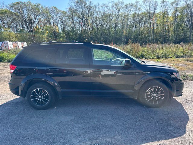Used 2017 Dodge Journey SE w/ Flexible Seating Group FWD image 12