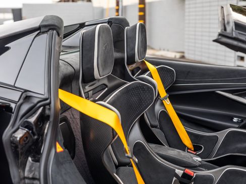 Used 2024 McLaren 750S Spider RWD image 35