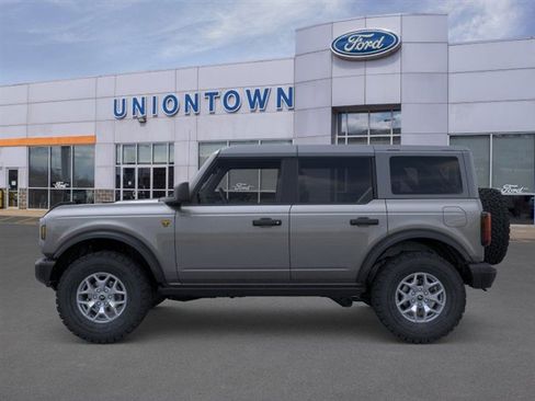 New 2025 Ford Bronco Badlands image 3