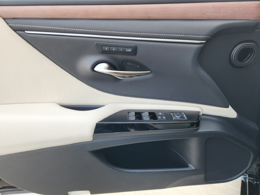Certified 2025 Lexus ES 350 w/ Premium Package FWD image 22