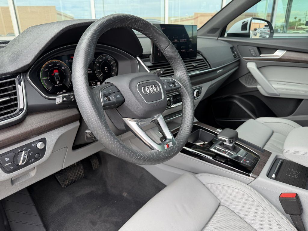 Used 2024 Audi Q5 e Prestige w/ Prestige Package AWD/4WD image 39