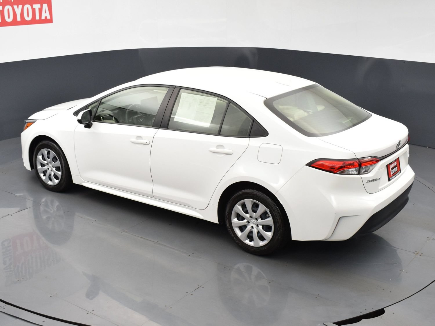Used 2024 Toyota Corolla LE FWD image 18