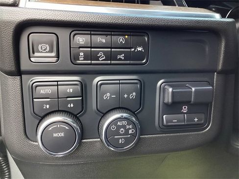 Used 2025 Chevrolet Tahoe High Country w/ Sun And Tow Package image 25