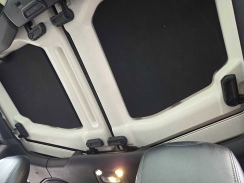 Used 2021 Jeep Wrangler Unlimited Sahara image 11