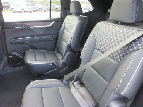 New 2026 GMC Acadia Denali w/ Super Cruise Package AWD/4WD image 15