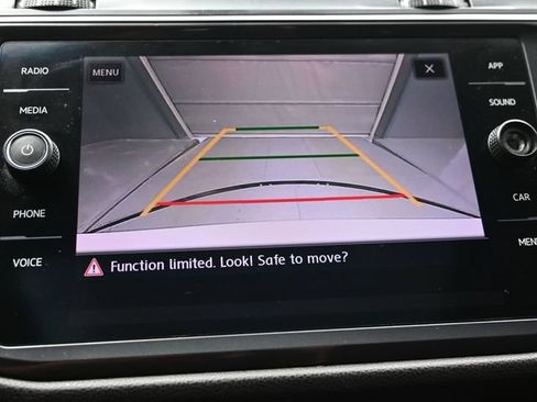 Used 2020 Volkswagen Tiguan SE FWD image 20