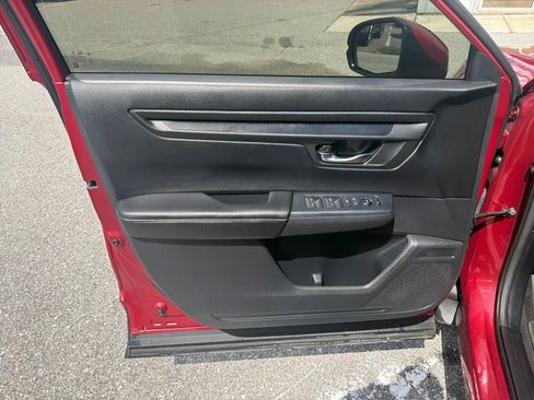 Used 2025 Honda CR-V LX image 13