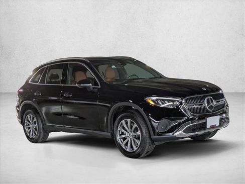 Certified 2025 Mercedes-Benz GLC 300 image 6