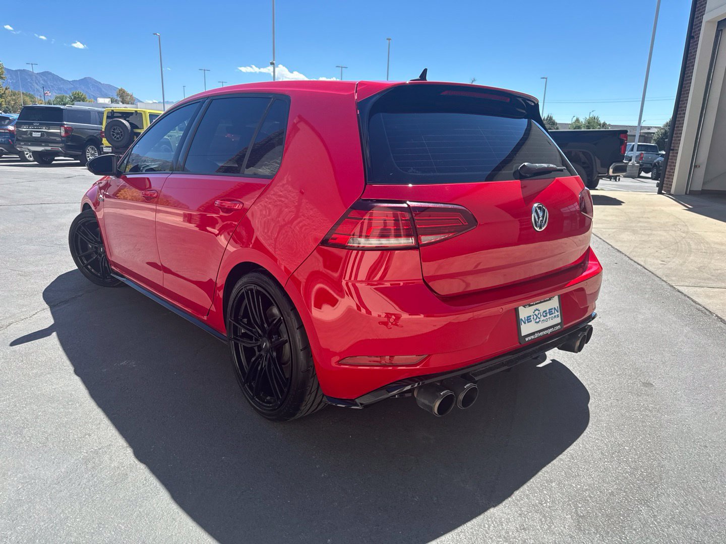 Used 2019 Volkswagen Golf R 4-Door AWD/4WD image 6