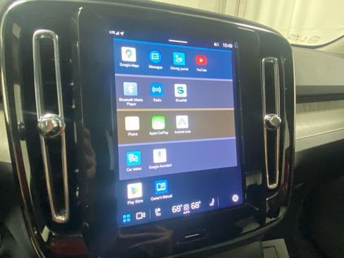 Used 2025 Volvo XC40 B5 Core image 22