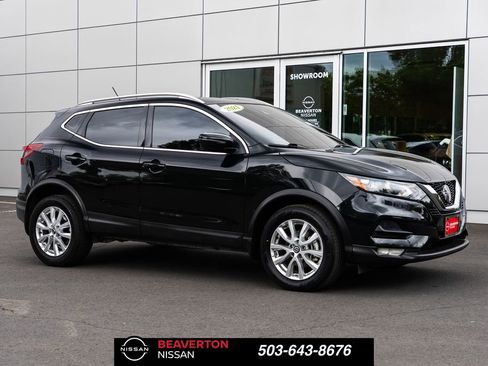Used 2021 Nissan Rogue Sport SV FWD image 1