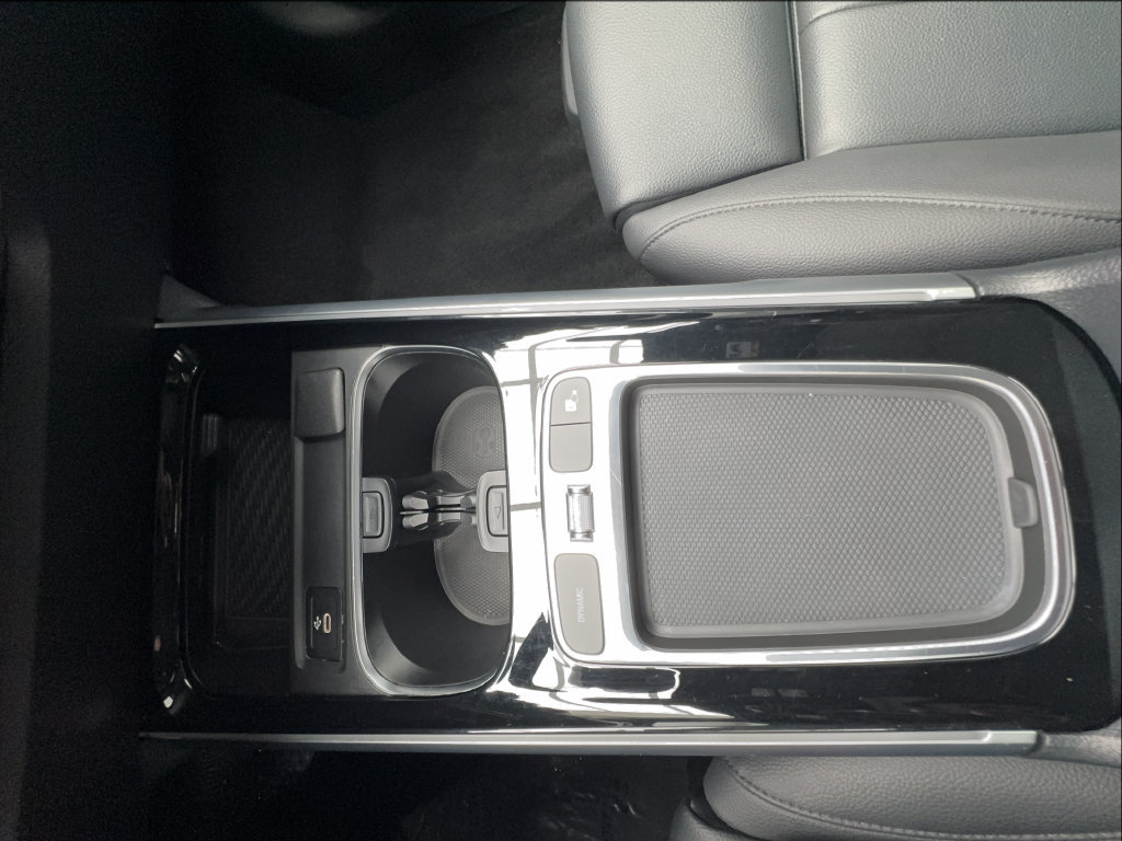 Used 2025 Mercedes-Benz GLB 250 4MATIC image 43