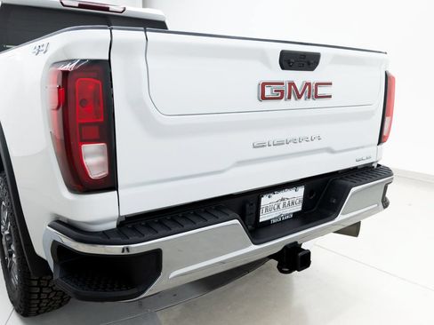 Used 2022 GMC Sierra 2500 SLE w/ SLE Convenience Package AWD/4WD image 14