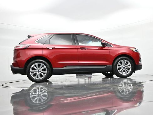 Used 2020 Ford Edge Titanium w/ Equipment Group 301A AWD/4WD image 33