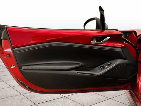Used 2022 MAZDA MX-5 Miata Club RWD image 22