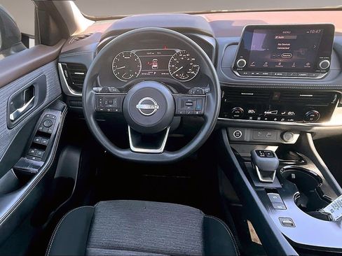 Used 2023 Nissan Rogue SV image 8