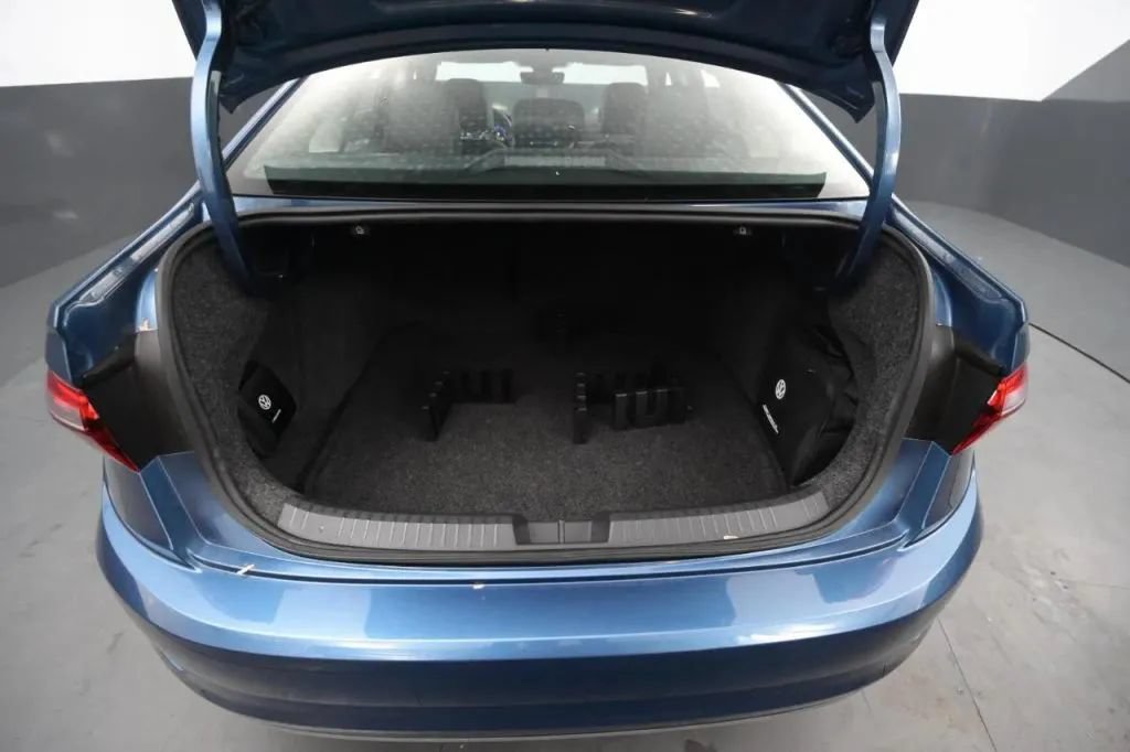 Used 2019 Volkswagen Jetta SEL FWD image 42