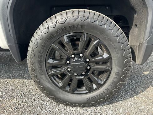 Used 2025 GMC Sierra 2500 Denali Ultimate image 16