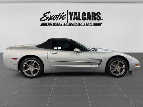 Used 2000 Chevrolet Corvette Convertible w/ Memory Pkg RWD image 6