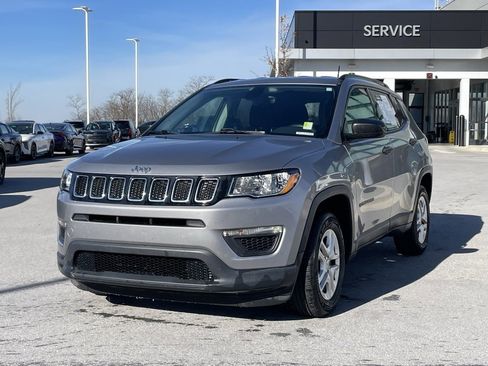 Used 2018 Jeep Compass Sport image 3