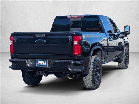 Used 2022 Chevrolet Silverado 2500 LTZ w/ LTZ Plus Package AWD/4WD image 5